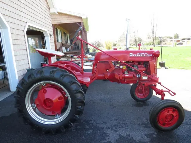 Image of Farmall Cub equipment image 3