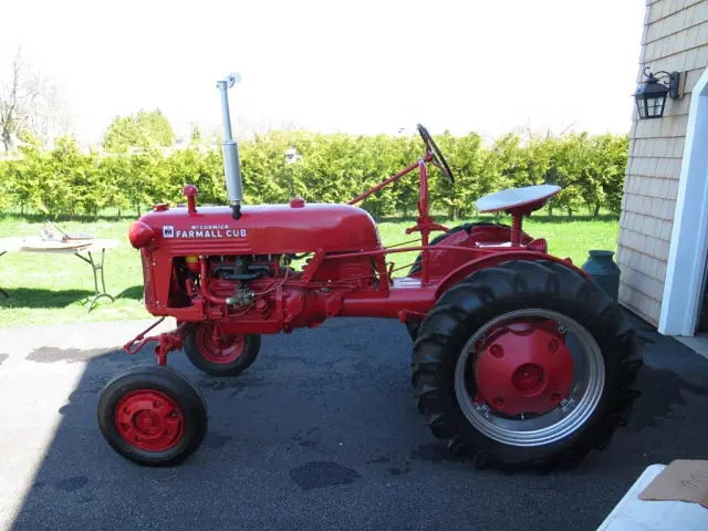 Image of Farmall Cub equipment image 4