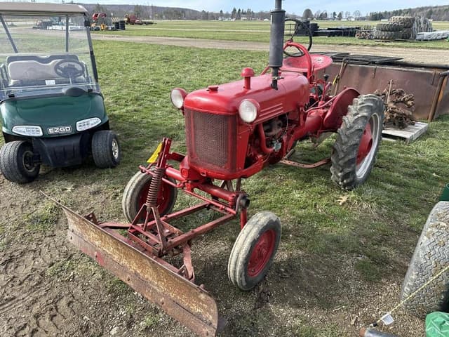 Image of Farmall Cub equipment image 1