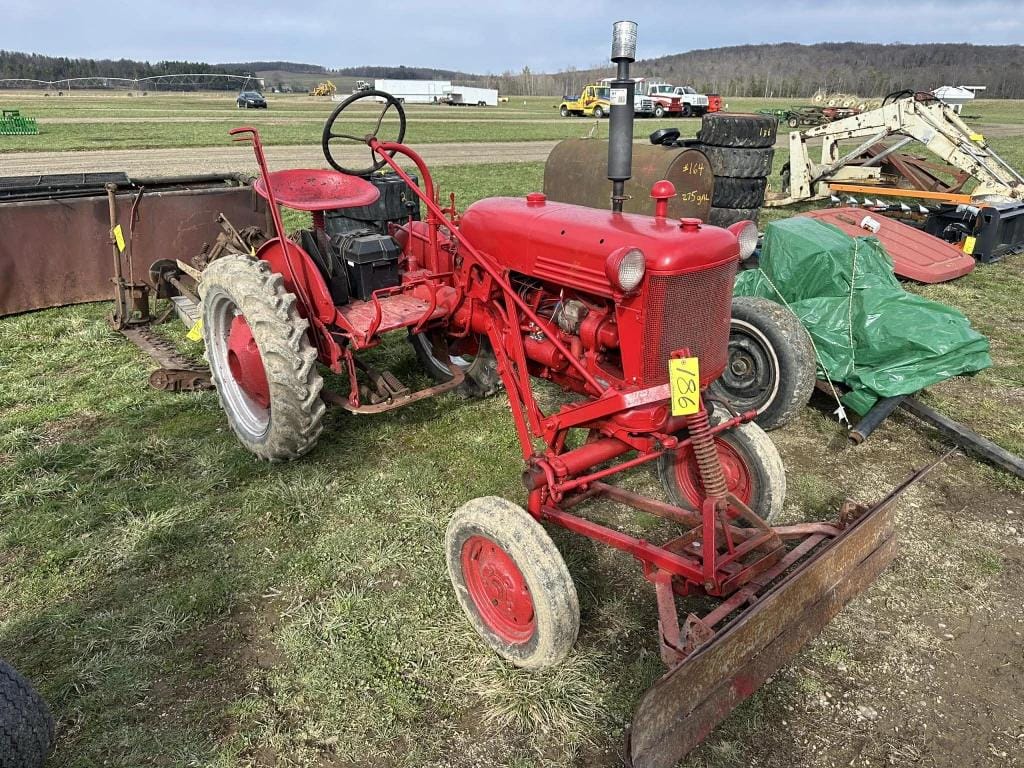Farmall Cub Equipment Image0