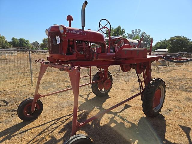 Image of Farmall Cub equipment image 1