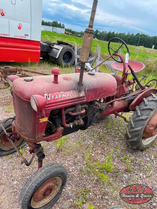 Image of Farmall Cub equipment image 2