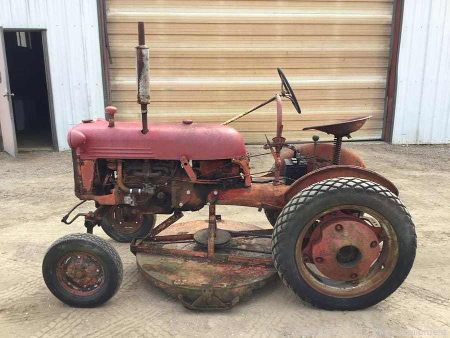Main image Farmall Cub