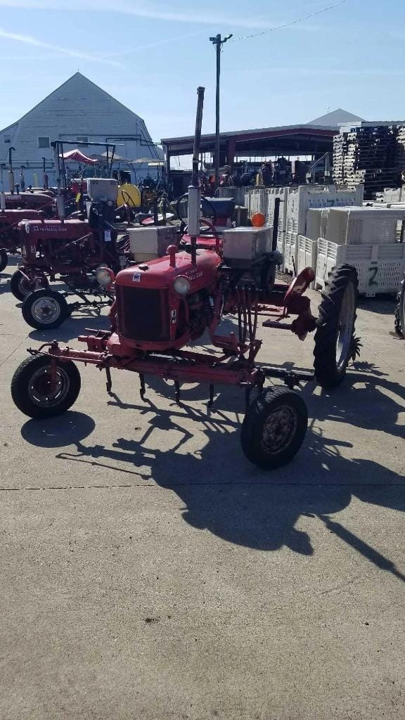 Main image Farmall Cub