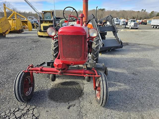 Image of Farmall Cub equipment image 1