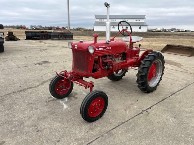 Image of Farmall Cub equipment image 2