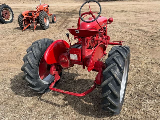 Image of Farmall Cub equipment image 2