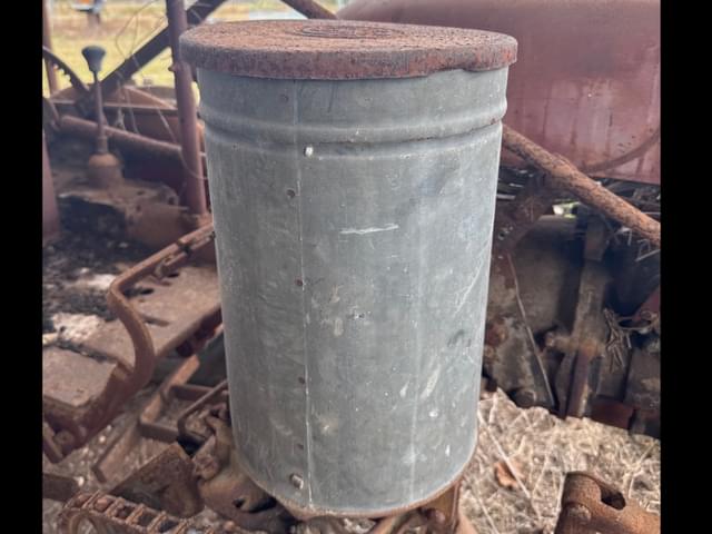 Image of Farmall Cub equipment image 2