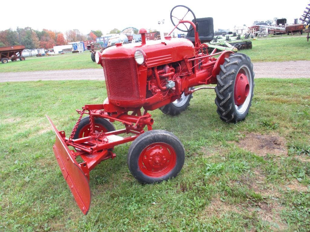 Main image Farmall Cub