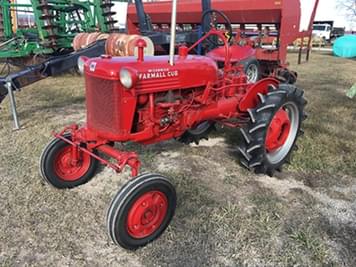 Main image Farmall Cub