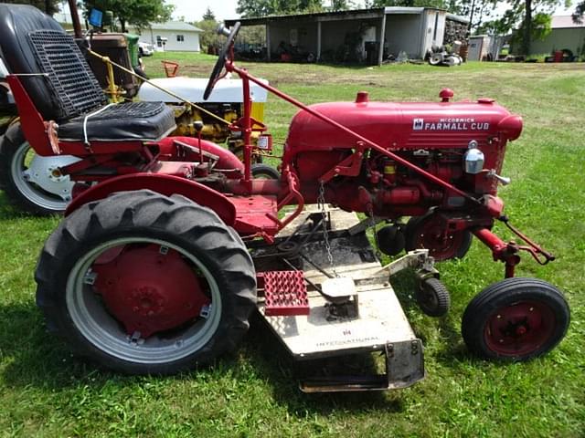 Image of Farmall Cub equipment image 2