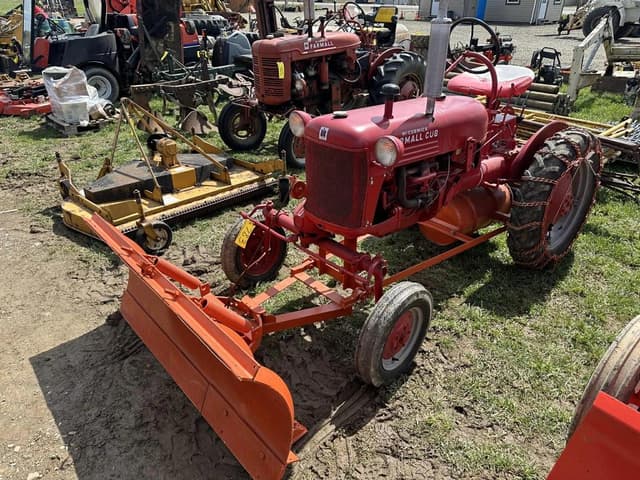 Image of Farmall FC equipment image 1