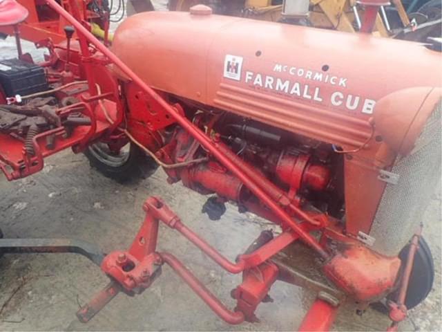 Image of Farmall Cub equipment image 2