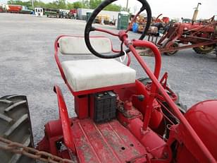 Main image Farmall Cub 4