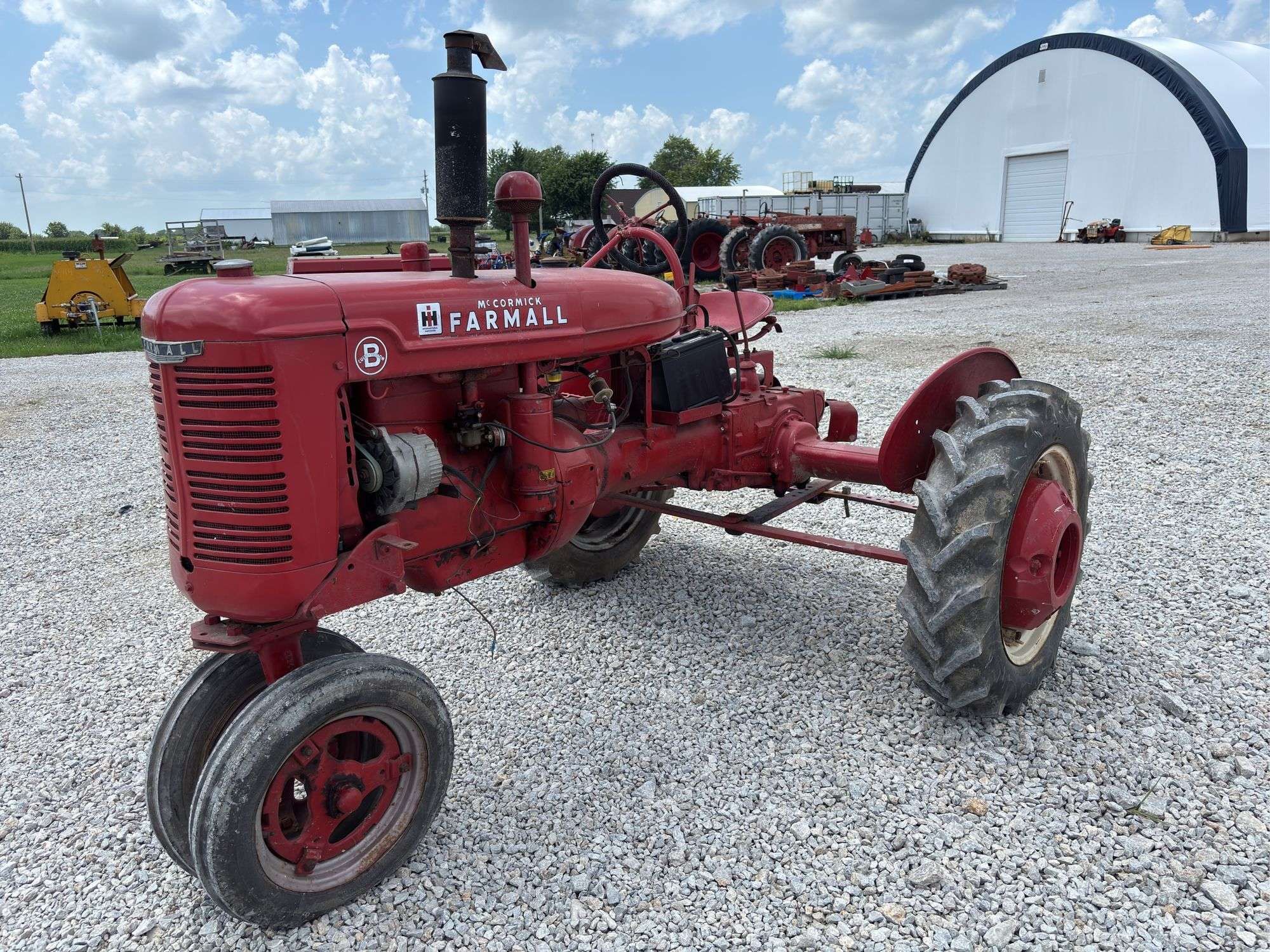 Farmall B Equipment Image0