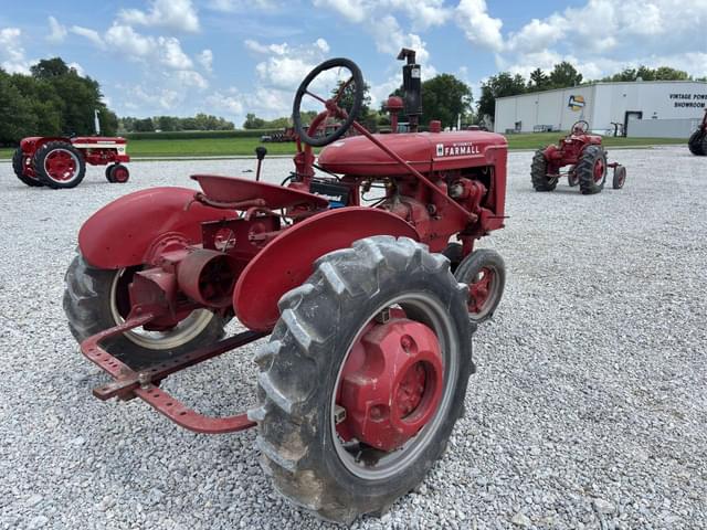 Image of Farmall B equipment image 4