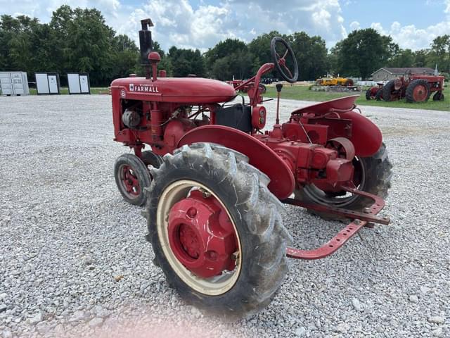 Image of Farmall B equipment image 2