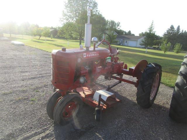 Image of Farmall B equipment image 1