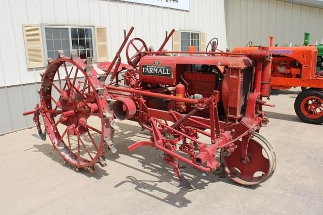Image of Farmall F-12 equipment image 1