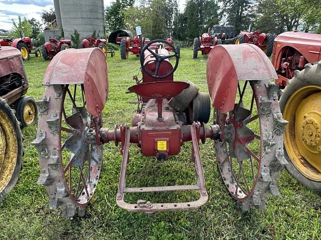 Image of Farmall F-12 equipment image 4