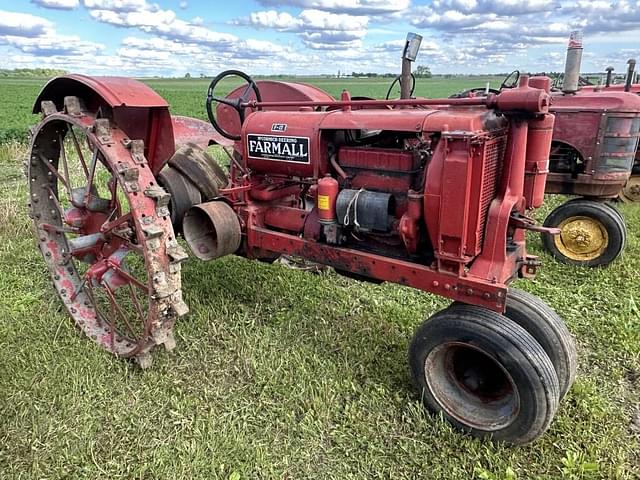 Image of Farmall F-12 equipment image 3