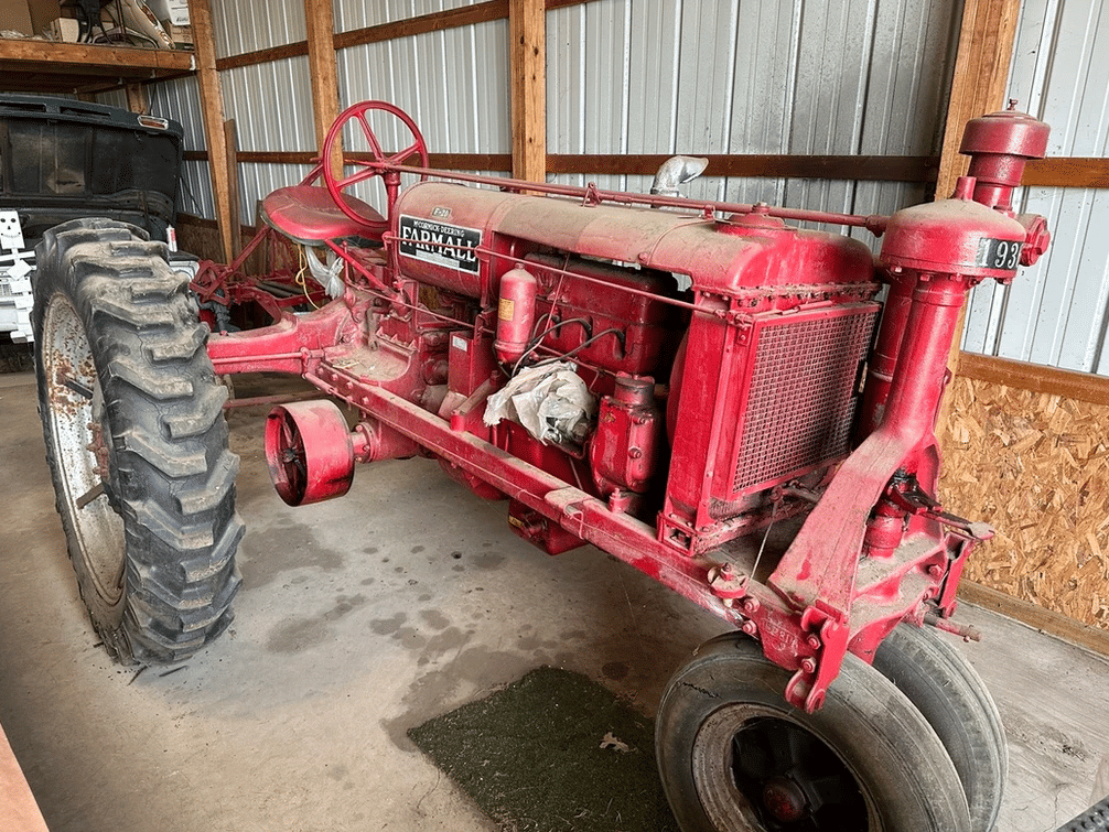 Main image Farmall F-20