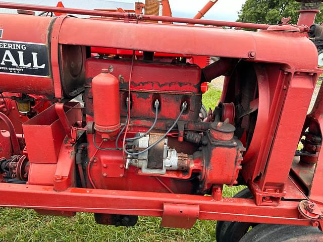 Image of Farmall F-20 equipment image 1