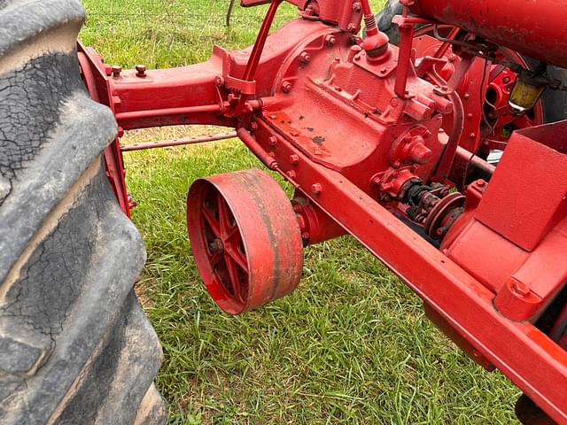 Image of Farmall F-20 equipment image 4