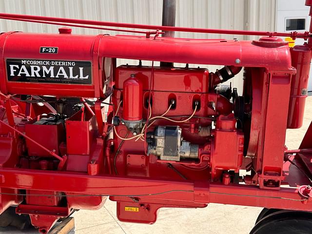 Image of Farmall F-20 equipment image 1