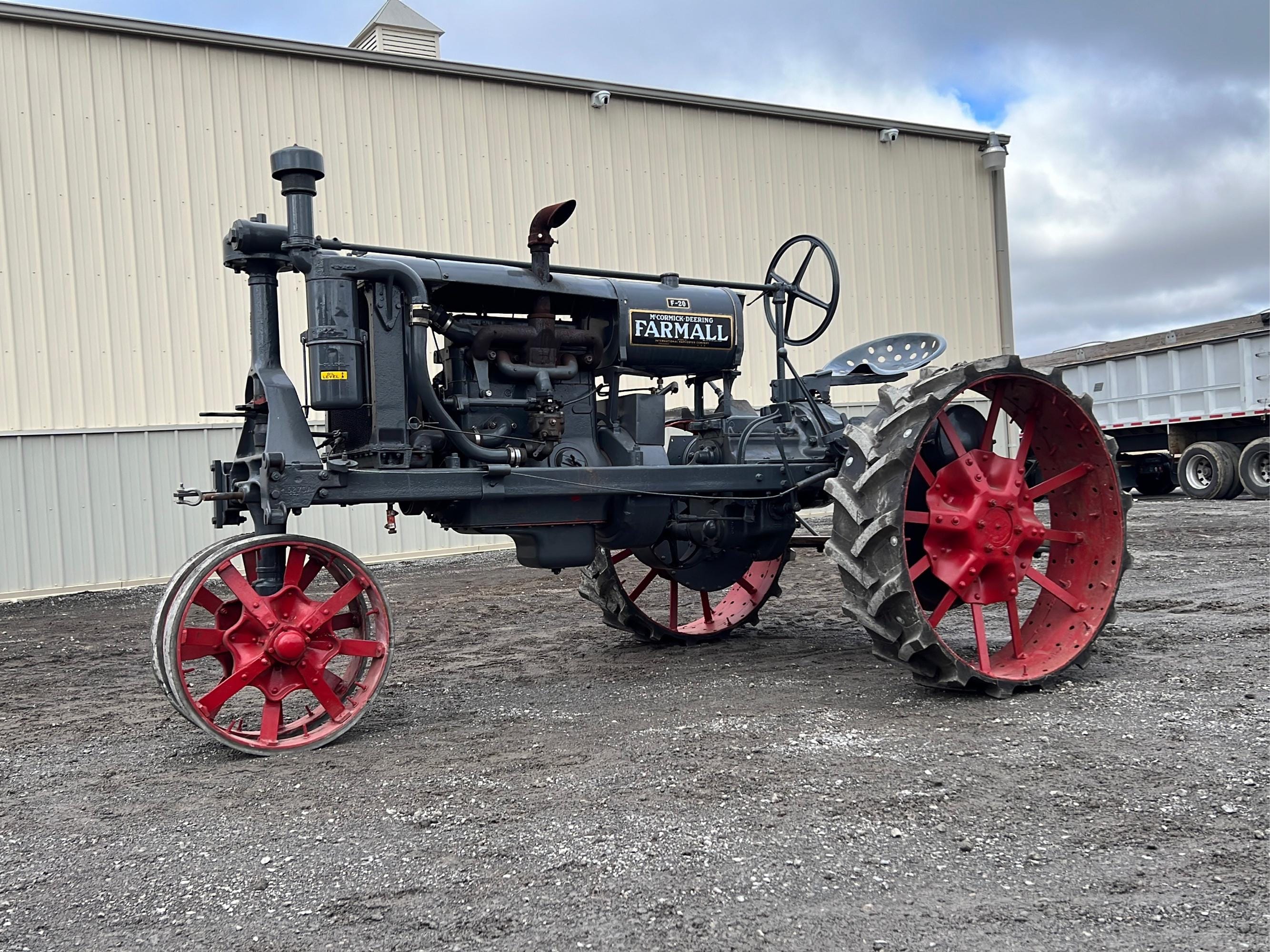 Main image Farmall F-20