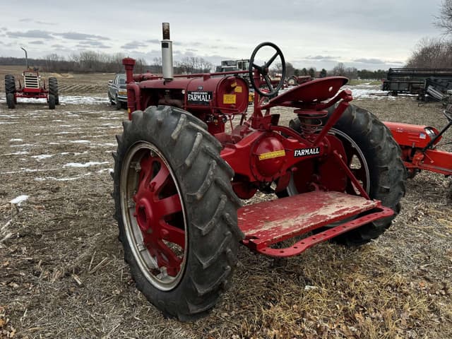 Image of Farmall F-20 equipment image 1
