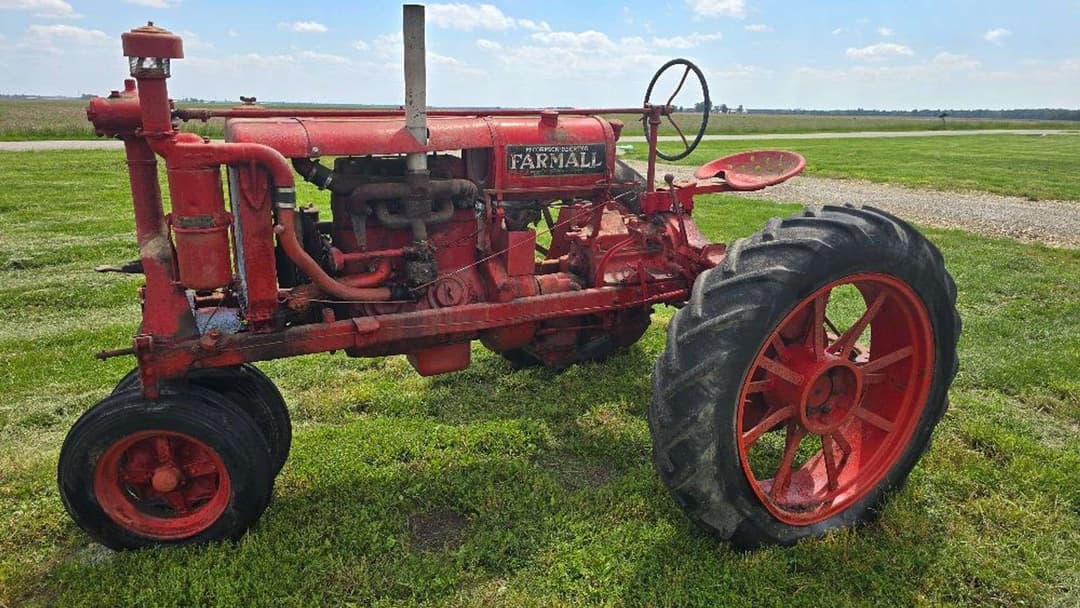 Image of Farmall F-20 Primary image