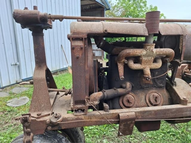 Image of Farmall F-20 equipment image 3