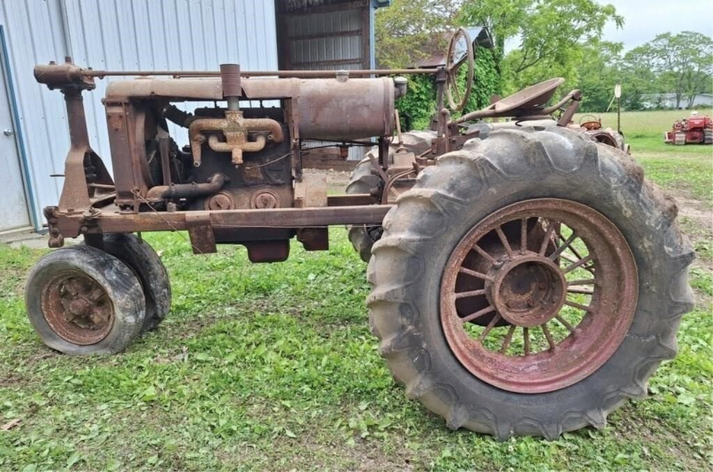 Image of Farmall F-20 Primary image