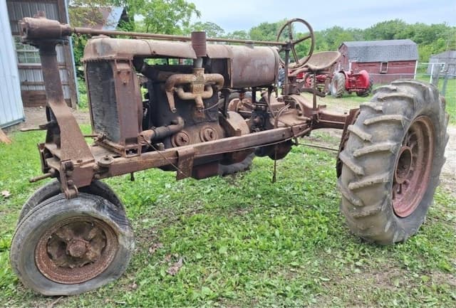 Image of Farmall F-20 equipment image 2