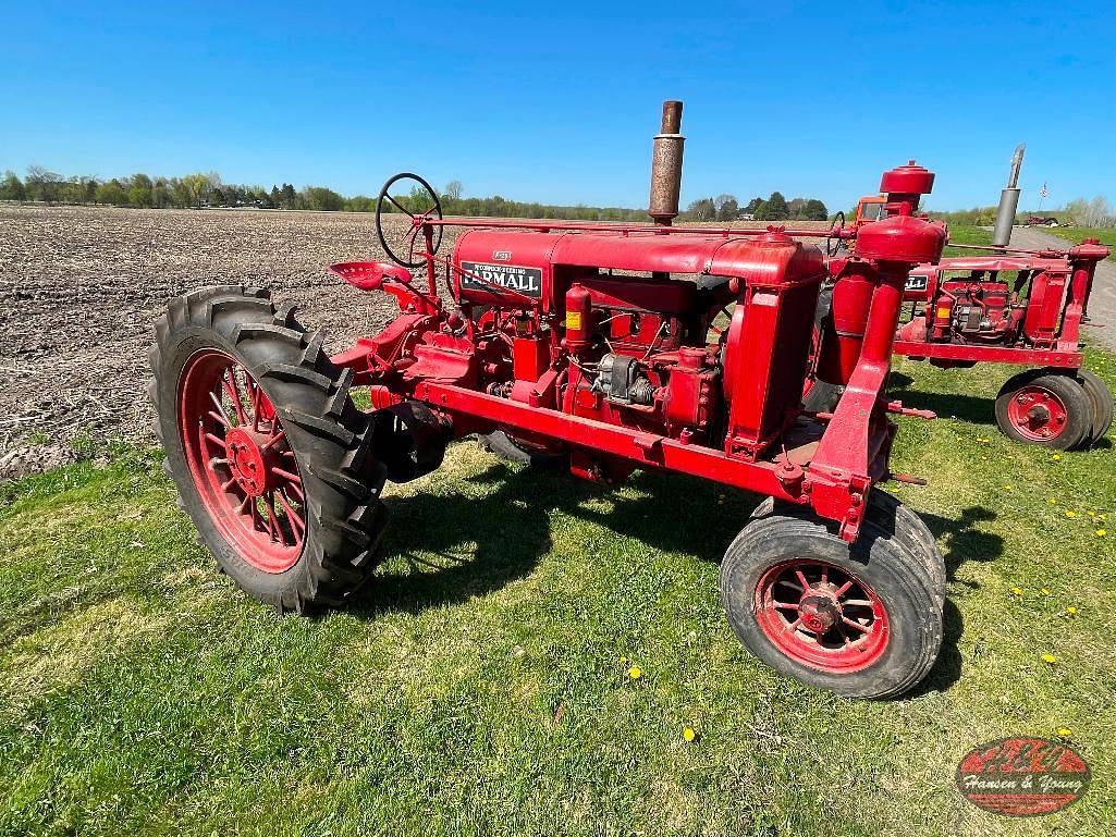Image of Farmall F-20 Primary image