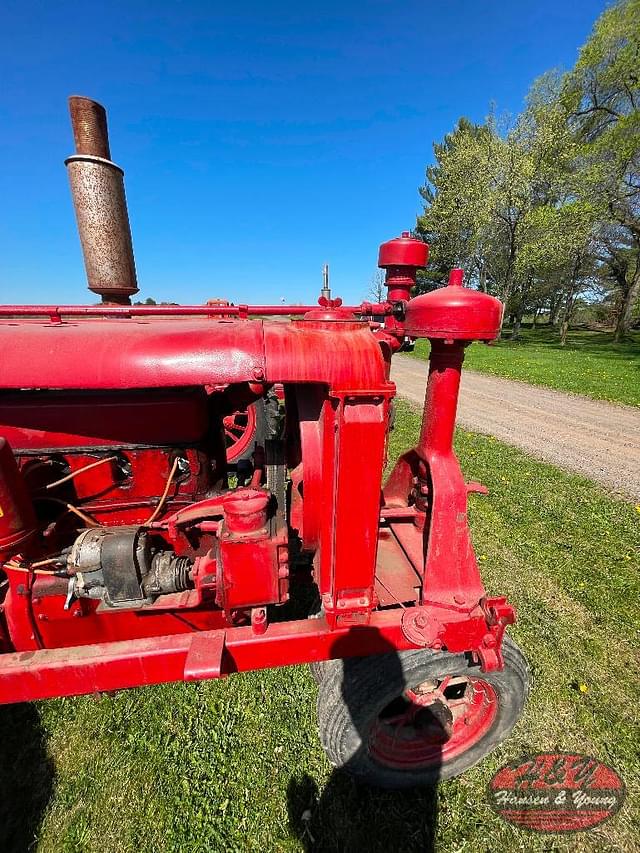 Image of Farmall F-20 equipment image 1