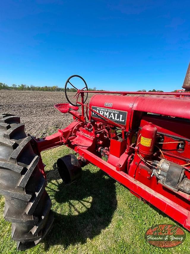 Image of Farmall F-20 equipment image 2