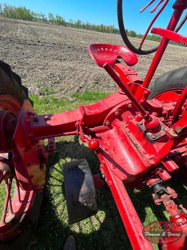 Image of Farmall F-20 equipment image 4