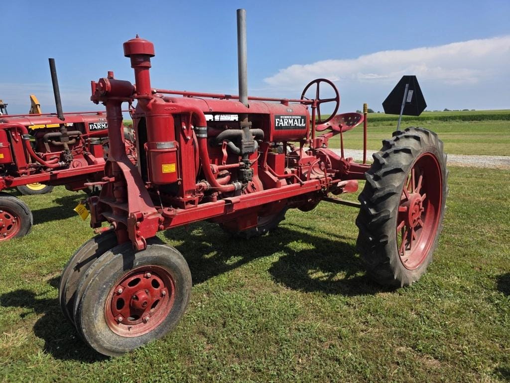 Farmall F-20 Equipment Image0