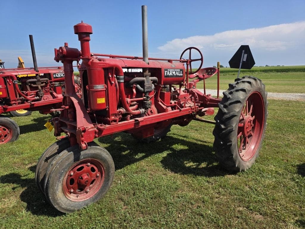 Image of Farmall F-20 Primary image