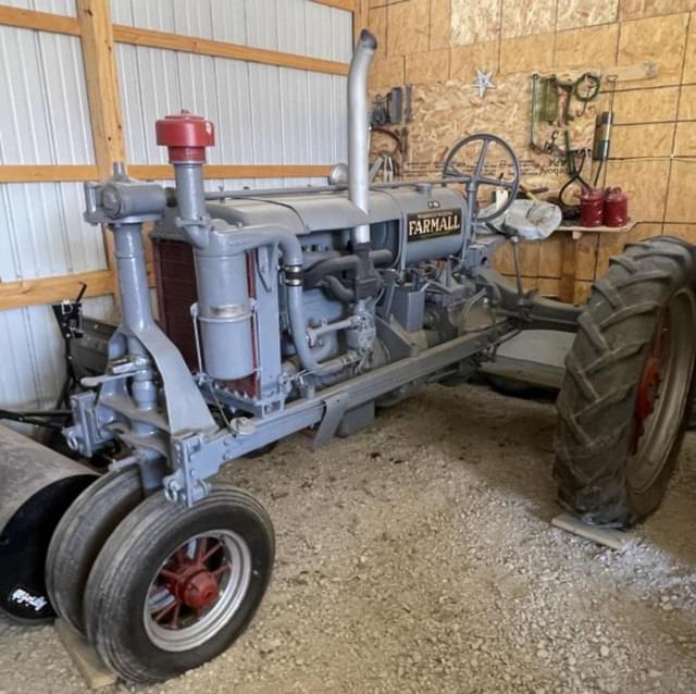 Image of Farmall F-20 equipment image 2