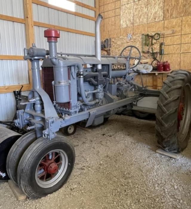 Image of Farmall F-20 equipment image 1