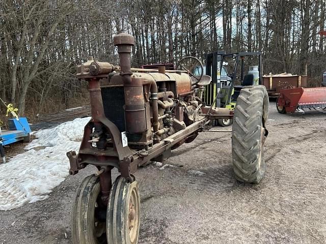 Image of Farmall F-20 equipment image 2