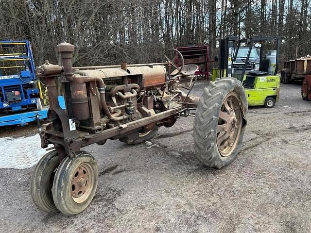 Image of Farmall F-20 equipment image 1