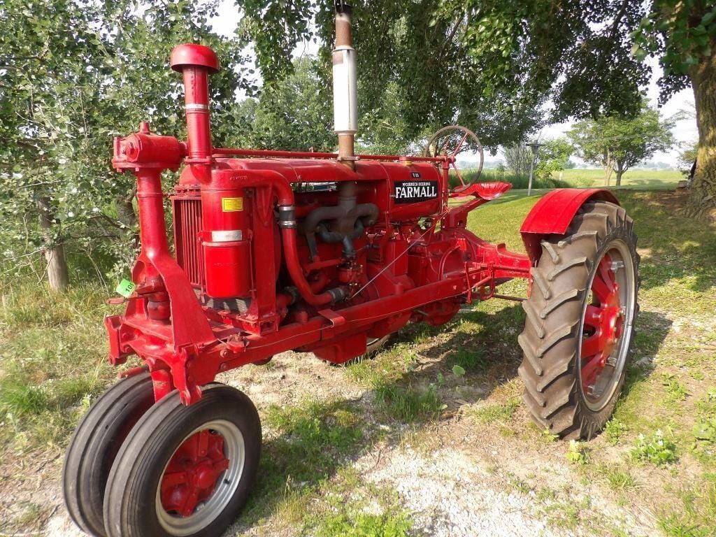Main image Farmall F-20