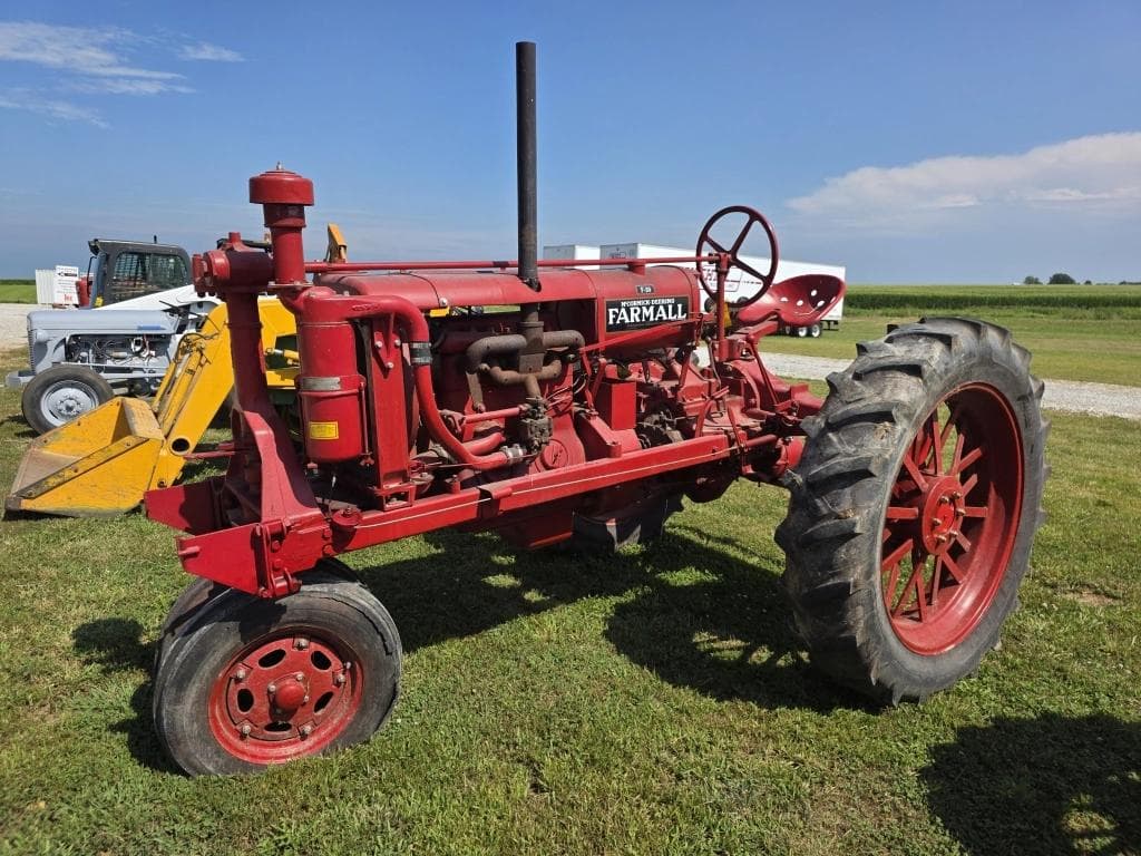 Image of Farmall F-20 Primary image