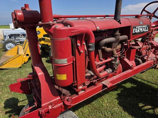 Image of Farmall F-20 equipment image 3