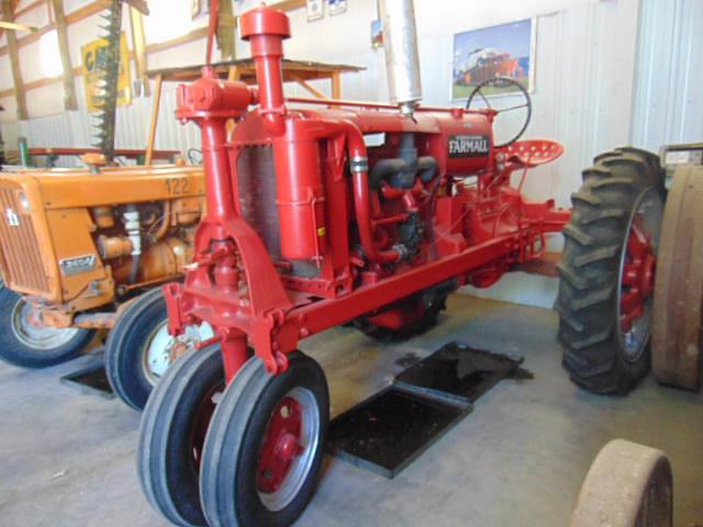 Image of Farmall F-20 equipment image 2