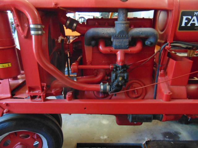 Image of Farmall F-20 equipment image 4